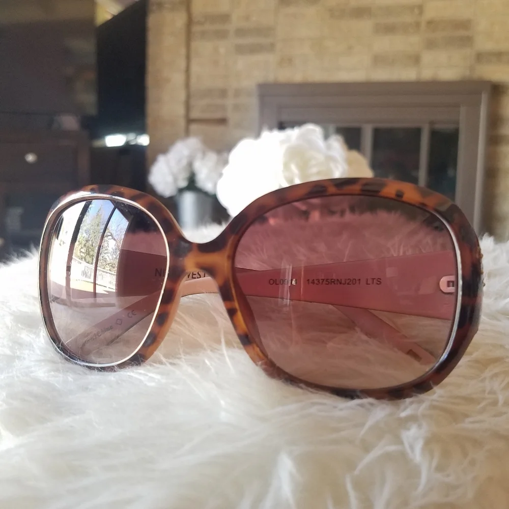 Women’s Nine West Brown Tortoise Sunglasses NEW
